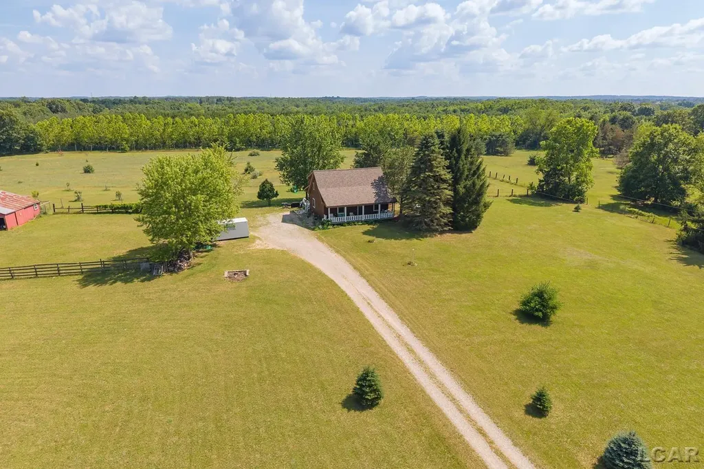 17721 Pleasant Lake Road Sharon Township MI 48158