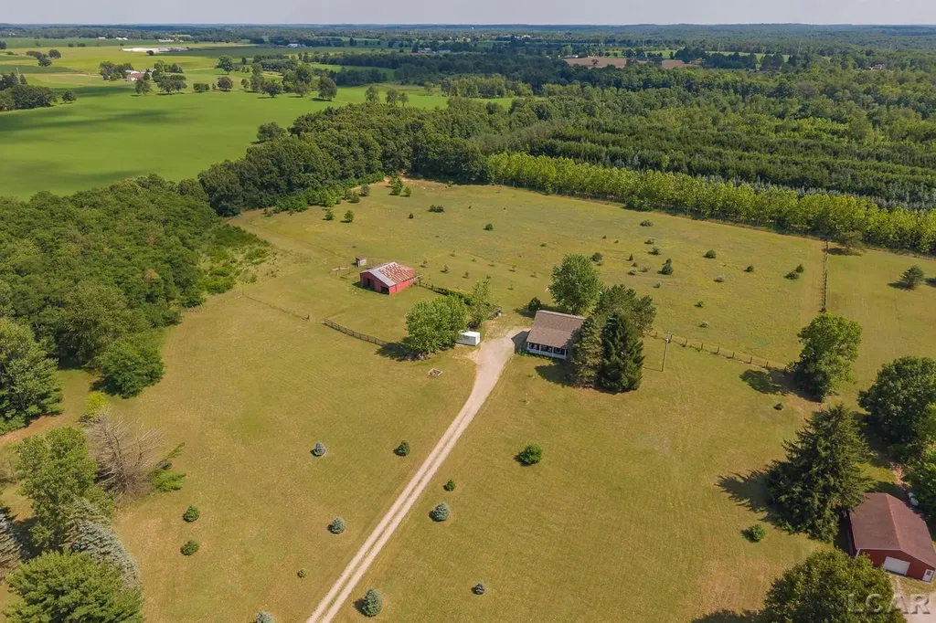 17721 Pleasant Lake Road Sharon Township MI 48158