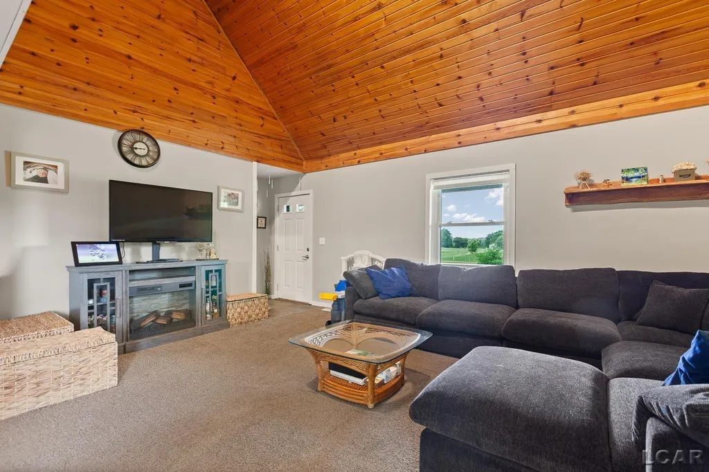 17721 Pleasant Lake Road Sharon Township MI 48158