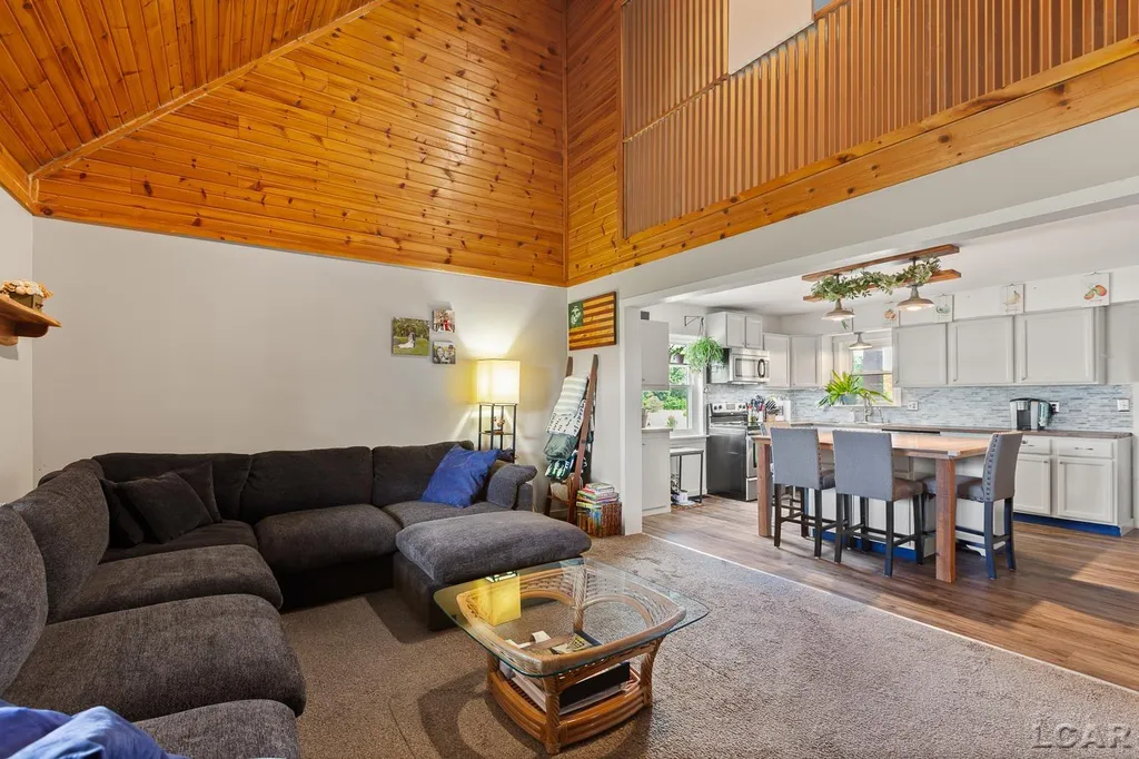 17721 Pleasant Lake Road Sharon Township MI 48158