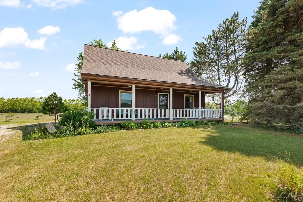 17721 Pleasant Lake Road Sharon Township MI 48158