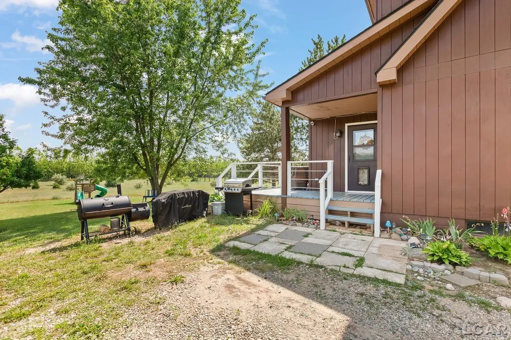 17721 Pleasant Lake Road Sharon Township MI 48158