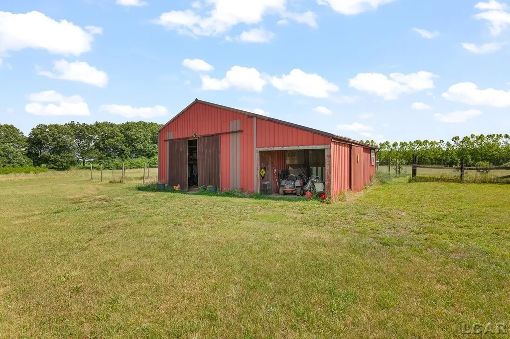 17721 Pleasant Lake Road Sharon Township MI 48158