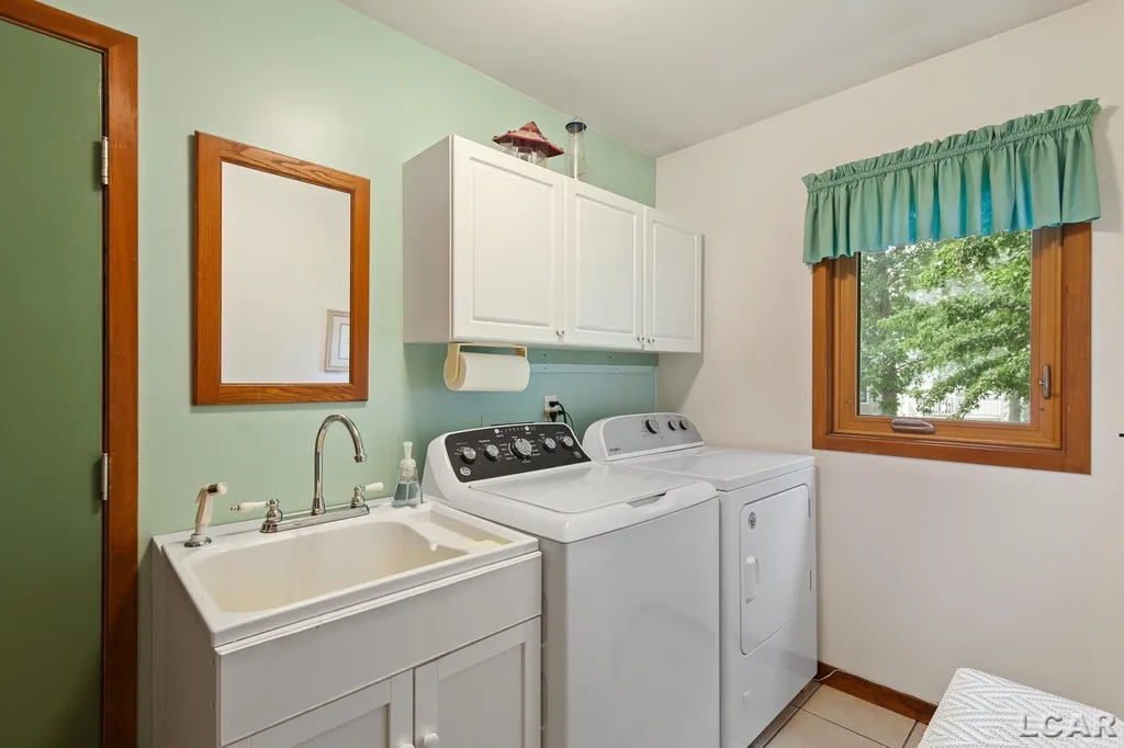 8070 Wadding Drive Cambridge Township MI 49265