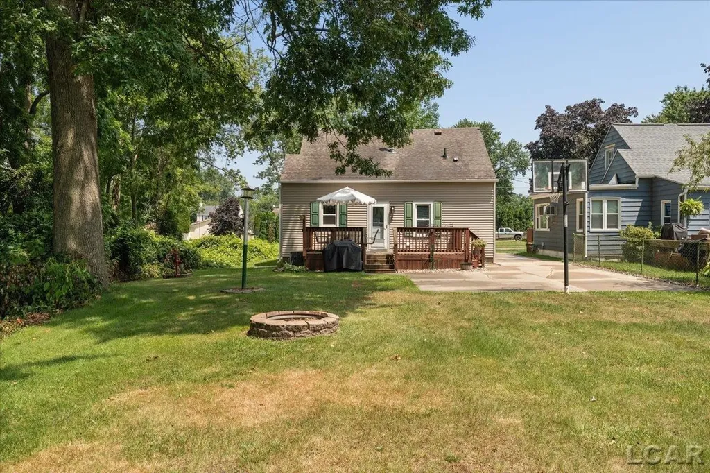 402 Oden Way Adrian City MI 49221