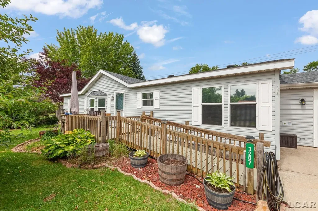 3207 Erie Shore Drive Frenchtown Township MI 48162