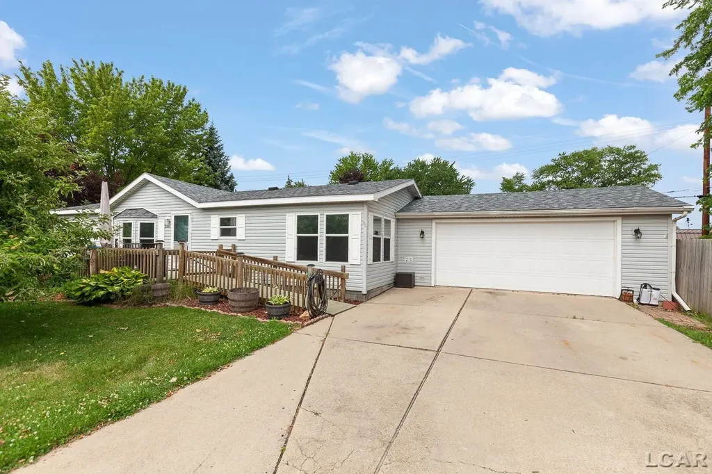 3207 Erie Shore Drive Frenchtown Township MI 48162