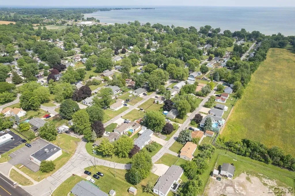 3207 Erie Shore Drive Frenchtown Township MI 48162
