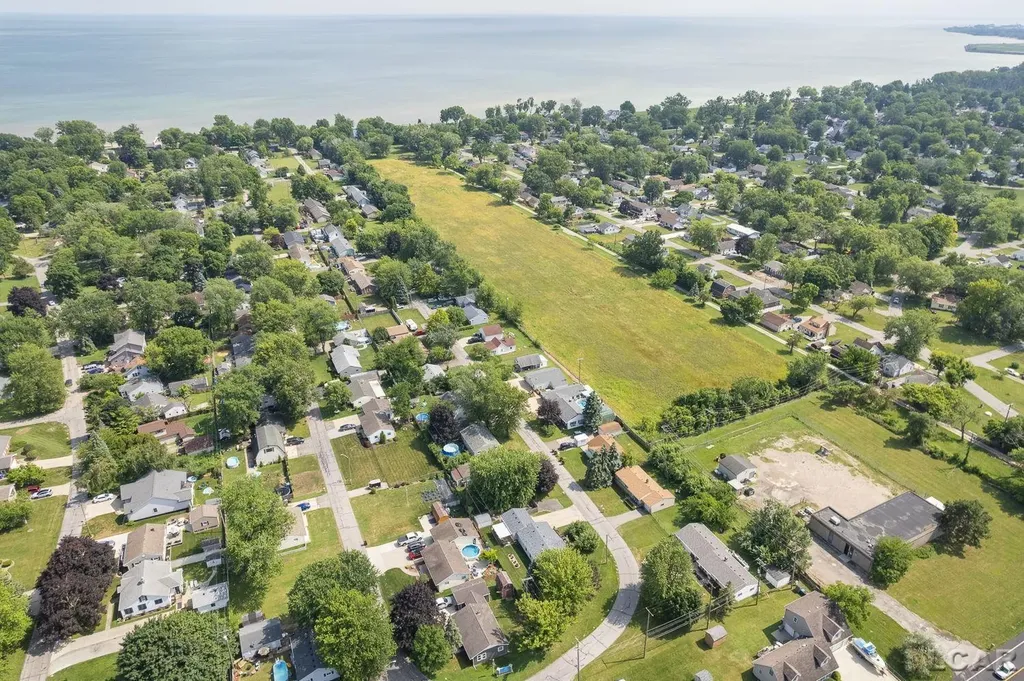 3207 Erie Shore Drive Frenchtown Township MI 48162