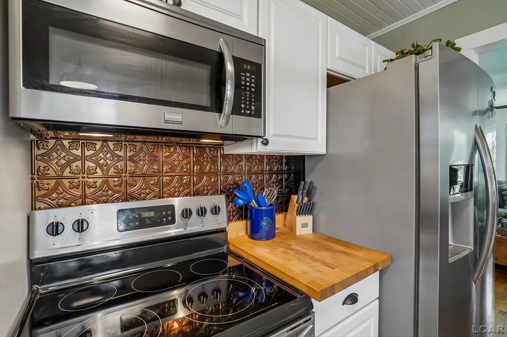 2758 Nadeau Road Frenchtown Township MI 48162