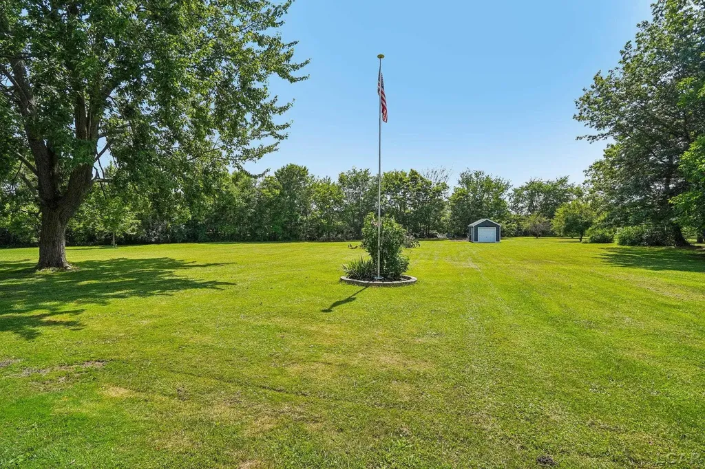 2758 Nadeau Road Frenchtown Township MI 48162