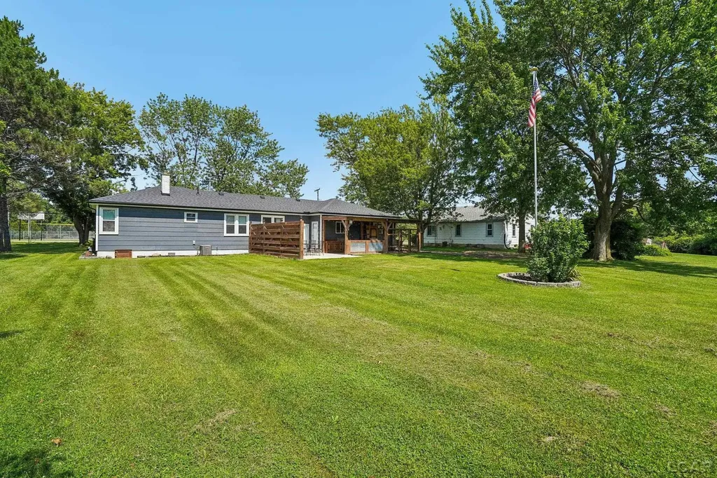 2758 Nadeau Road Frenchtown Township MI 48162