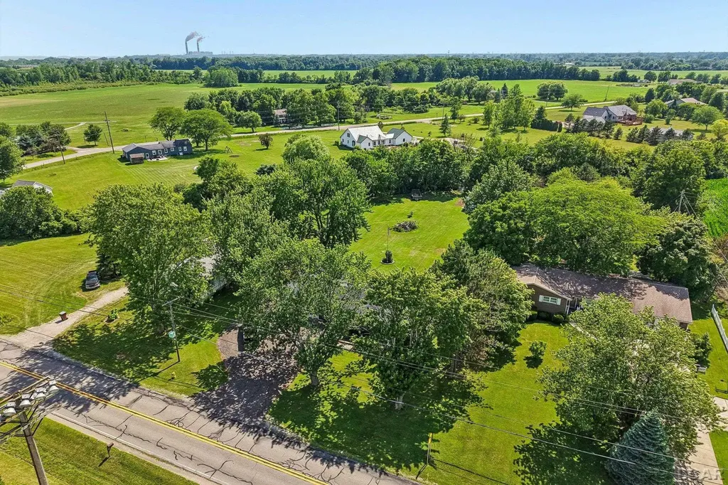 2758 Nadeau Road Frenchtown Township MI 48162