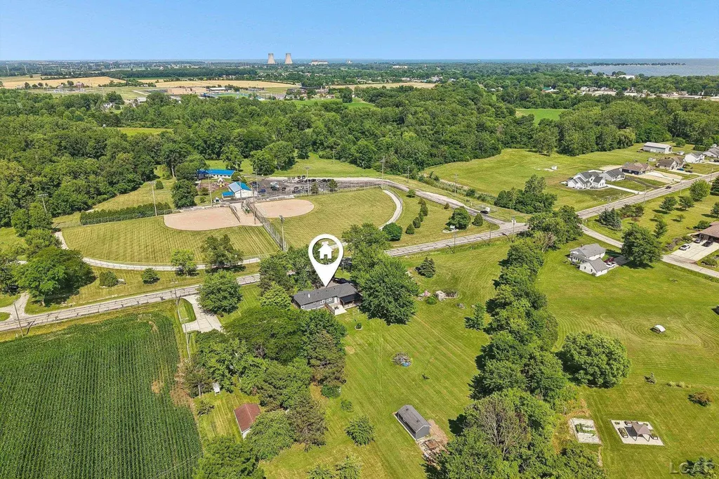 2758 Nadeau Road Frenchtown Township MI 48162