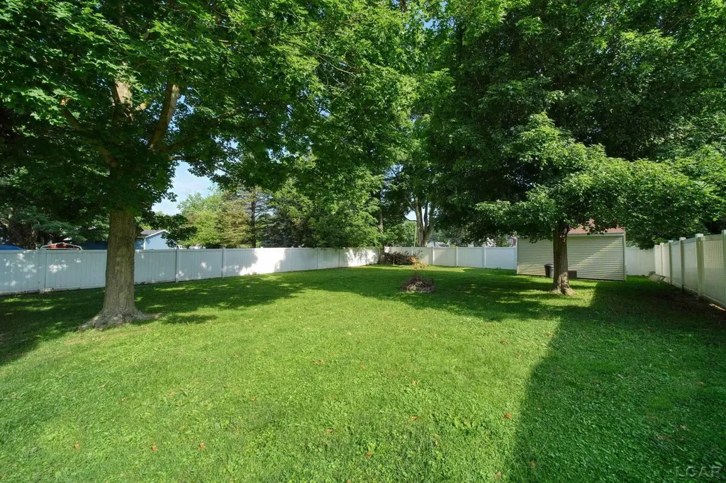 746 Saint Joseph Street Adrian City MI 49221