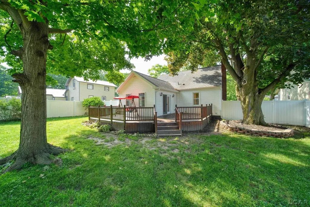 746 Saint Joseph Street Adrian City MI 49221