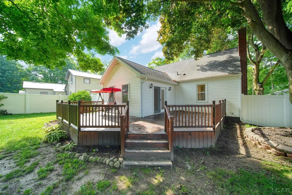746 Saint Joseph Street Adrian City MI 49221