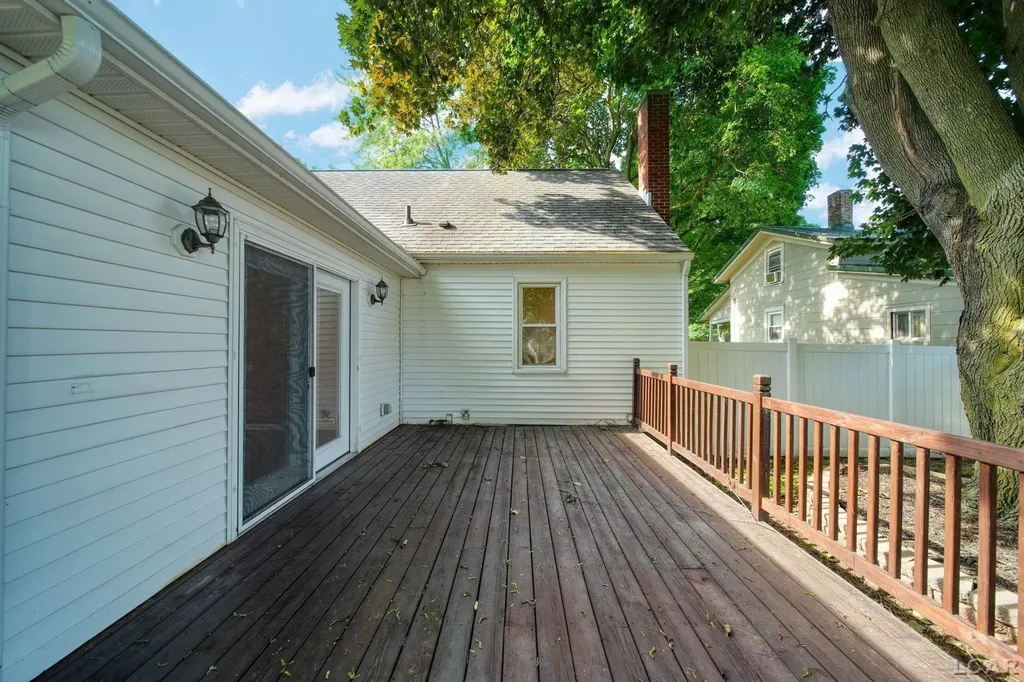 746 Saint Joseph Street Adrian City MI 49221