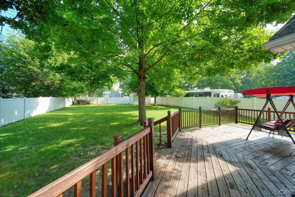746 Saint Joseph Street Adrian City MI 49221