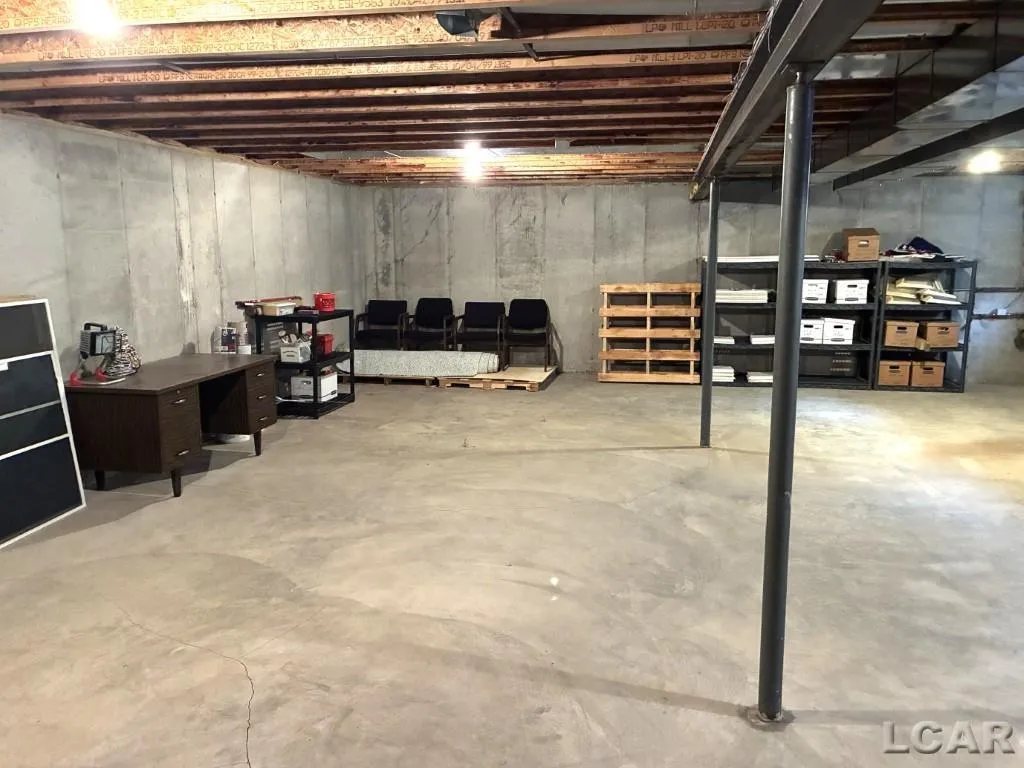 521 W Adrian State Highway Blissfield Village MI 49228