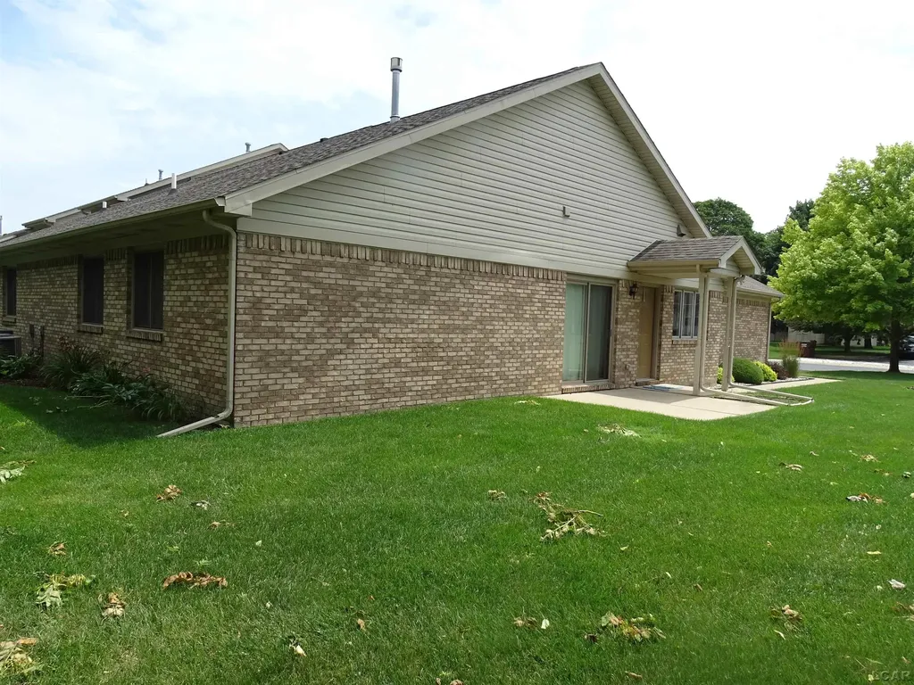 901 May Drive Monroe City MI 48161