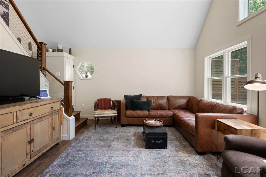 2041 Lakeview Drive Cambridge Township MI 49230