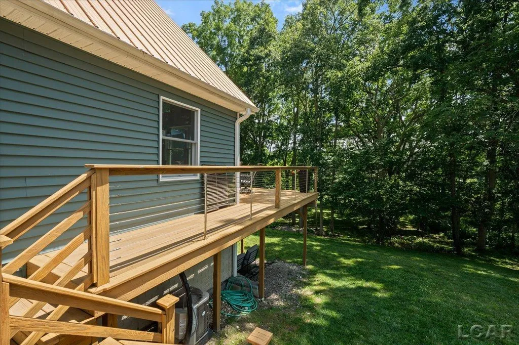 2041 Lakeview Drive Cambridge Township MI 49230