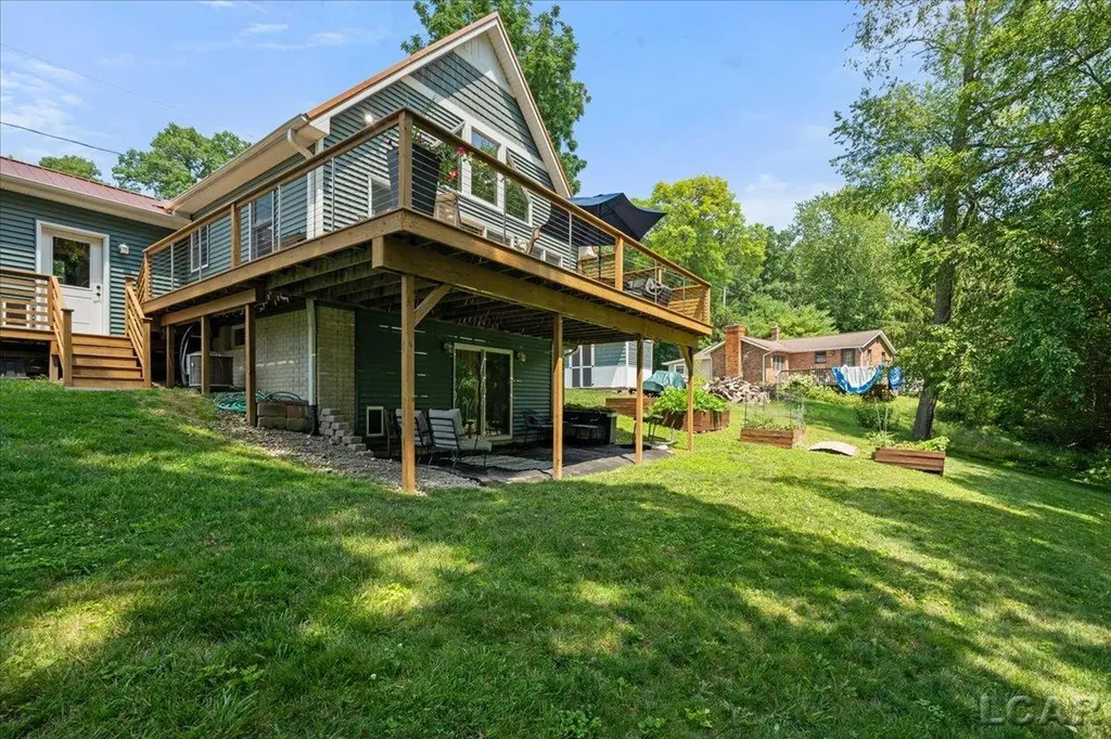 2041 Lakeview Drive Cambridge Township MI 49230
