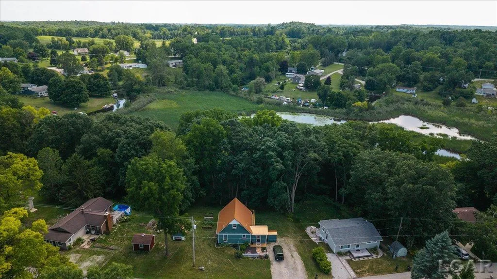 2041 Lakeview Drive Cambridge Township MI 49230