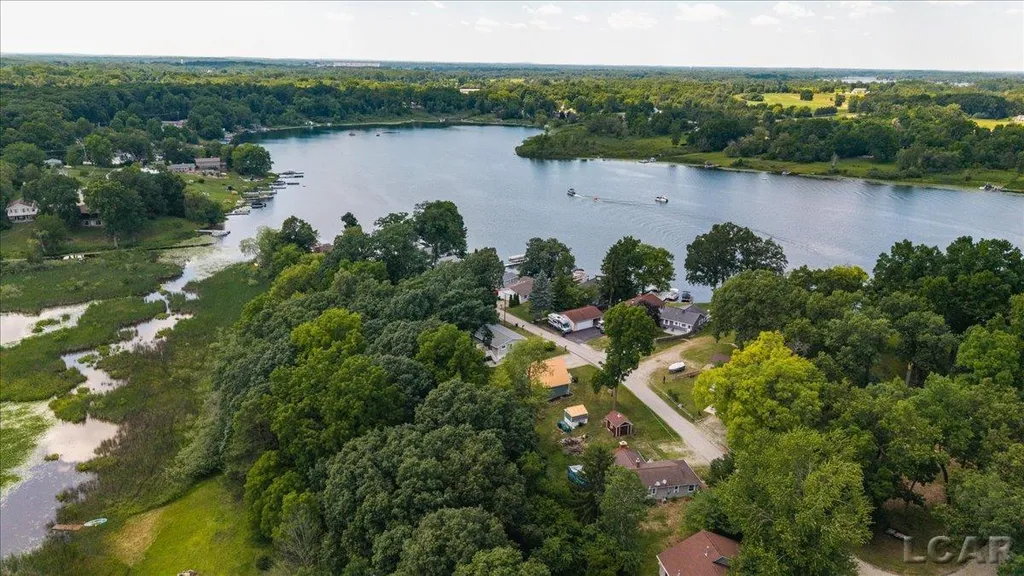2041 Lakeview Drive Cambridge Township MI 49230
