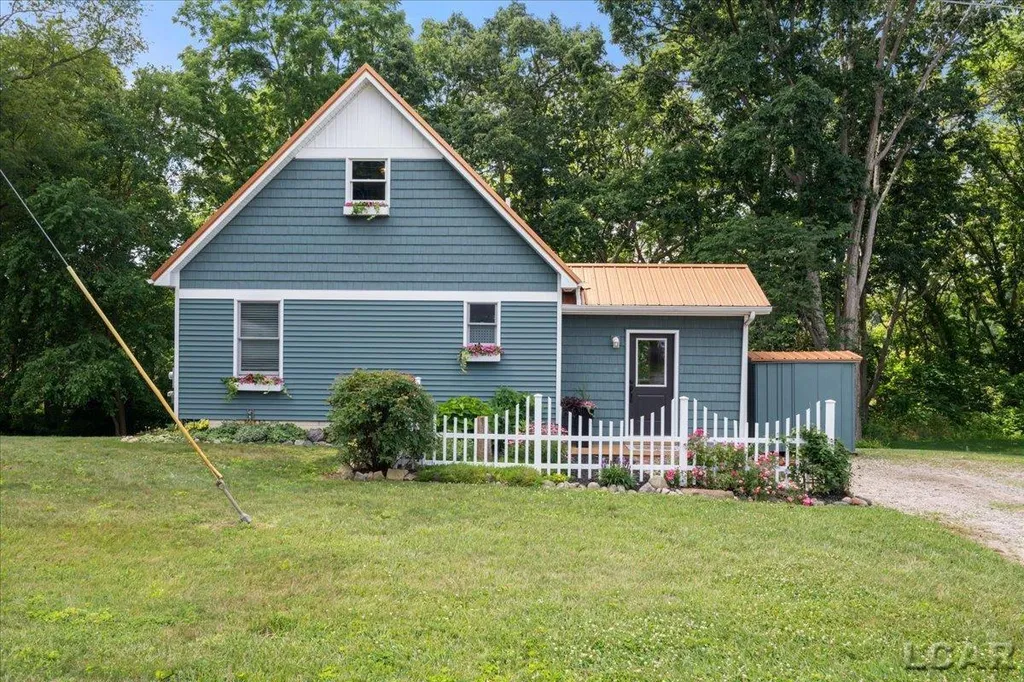 2041 Lakeview Drive Cambridge Township MI 49230
