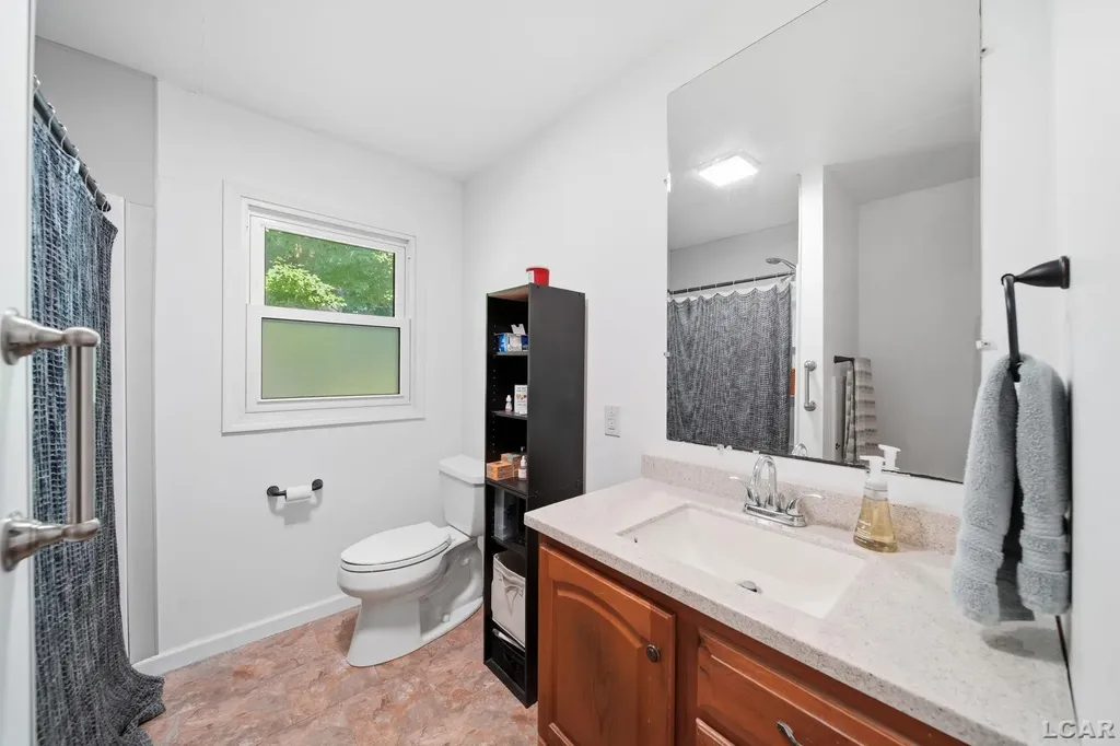 2095 Harold Street Madison Charter Township MI 49221