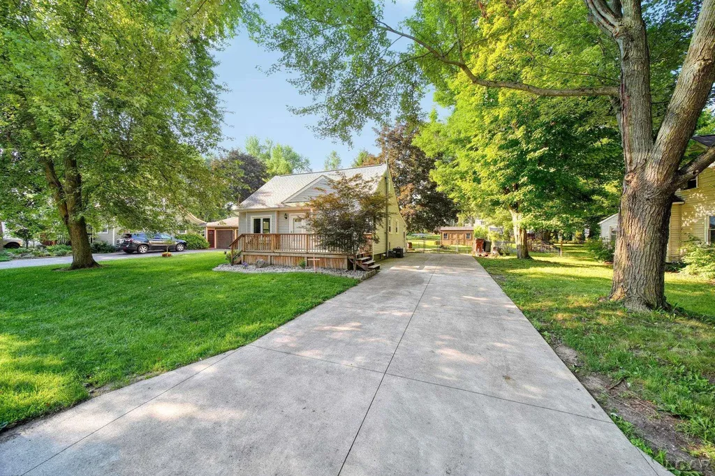 2095 Harold Street Madison Charter Township MI 49221