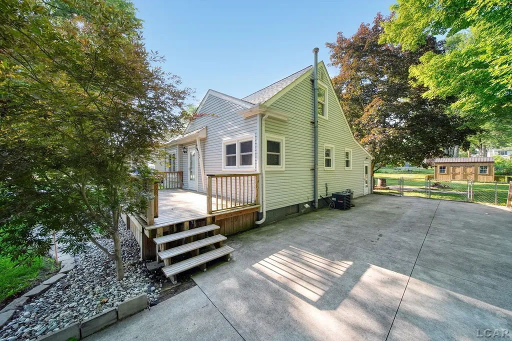 2095 Harold Street Madison Charter Township MI 49221