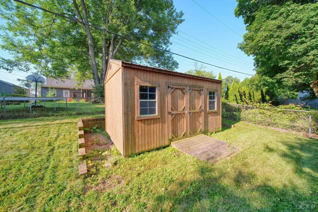 2095 Harold Street Madison Charter Township MI 49221
