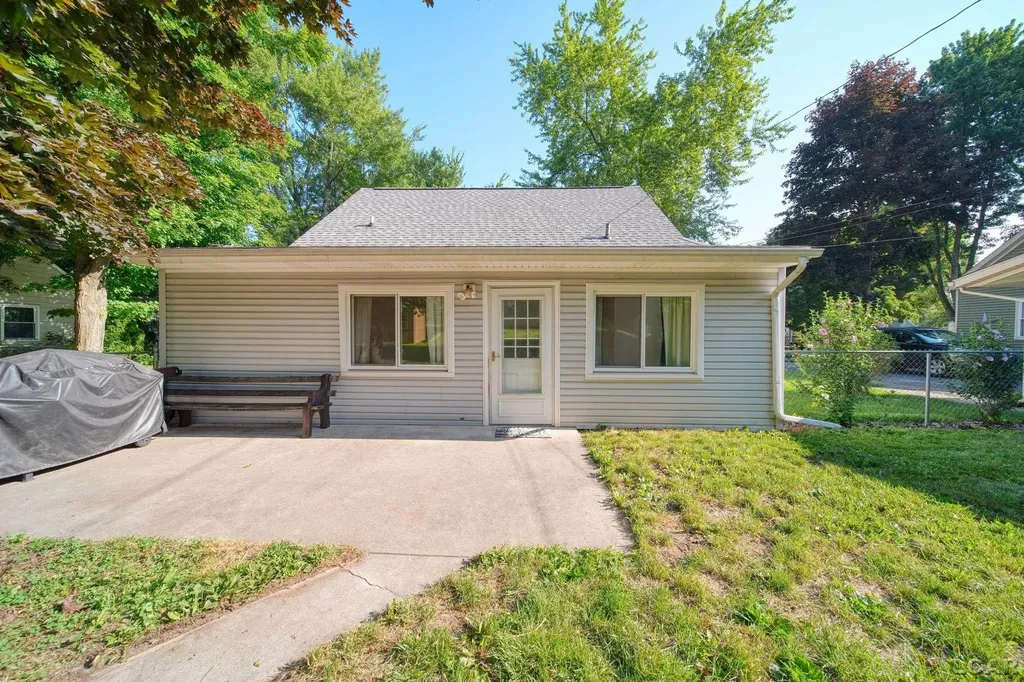 2095 Harold Street Madison Charter Township MI 49221