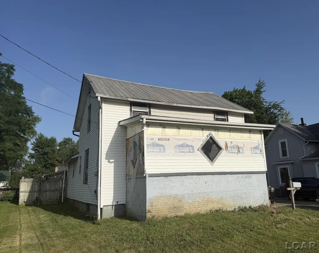 758 Caton Road Adrian City MI 49221