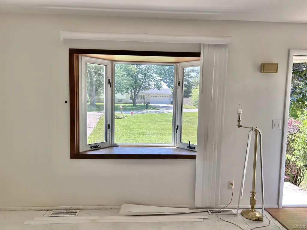 113 Pleasant Knoll Road Adrian City MI 49221