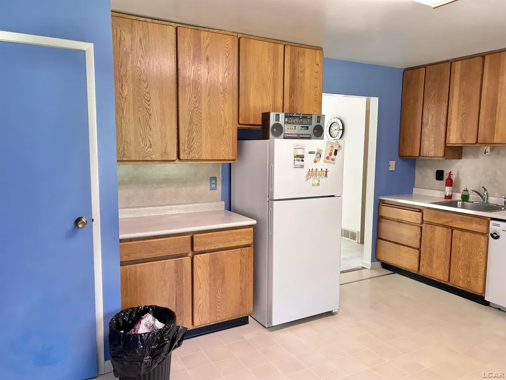 113 Pleasant Knoll Road Adrian City MI 49221
