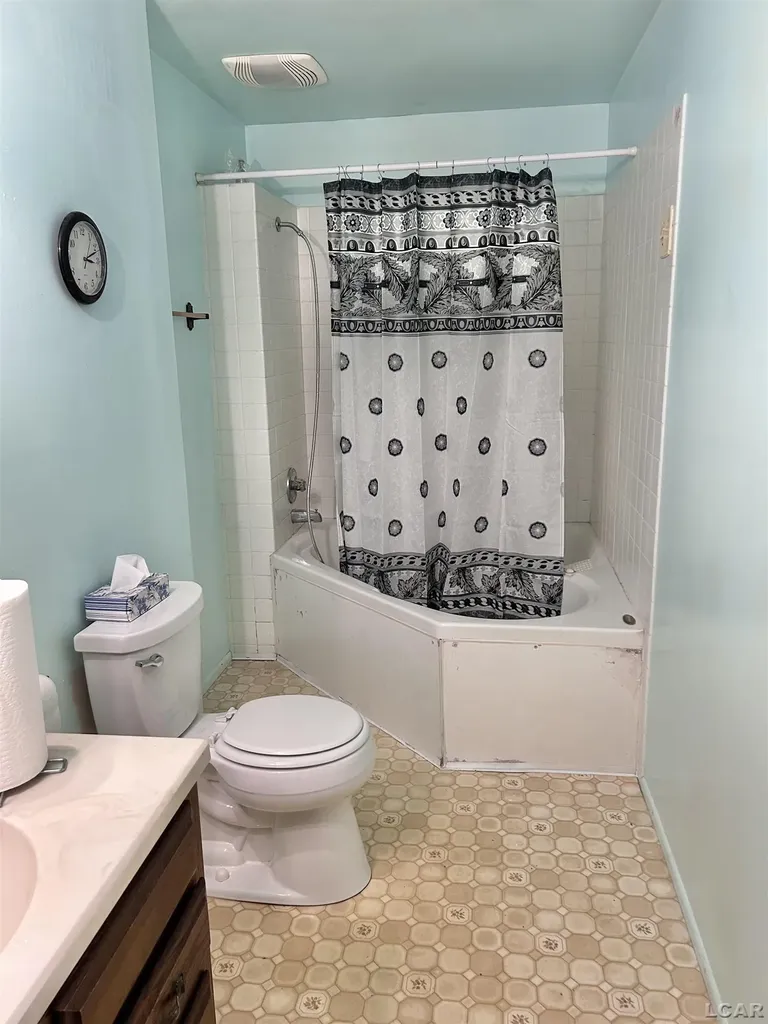 113 Pleasant Knoll Road Adrian City MI 49221