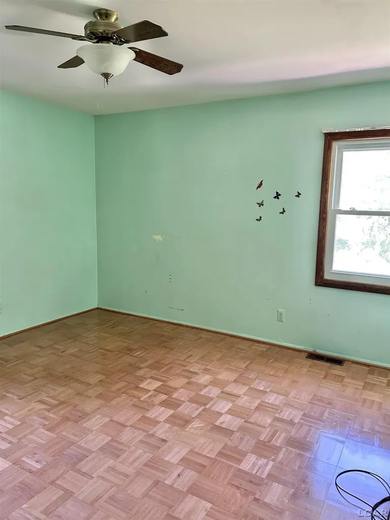 113 Pleasant Knoll Road Adrian City MI 49221