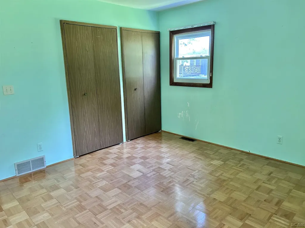 113 Pleasant Knoll Road Adrian City MI 49221