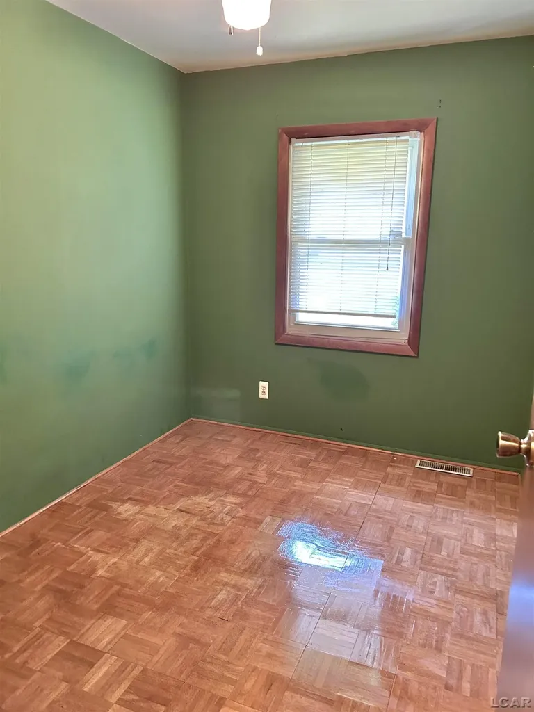 113 Pleasant Knoll Road Adrian City MI 49221