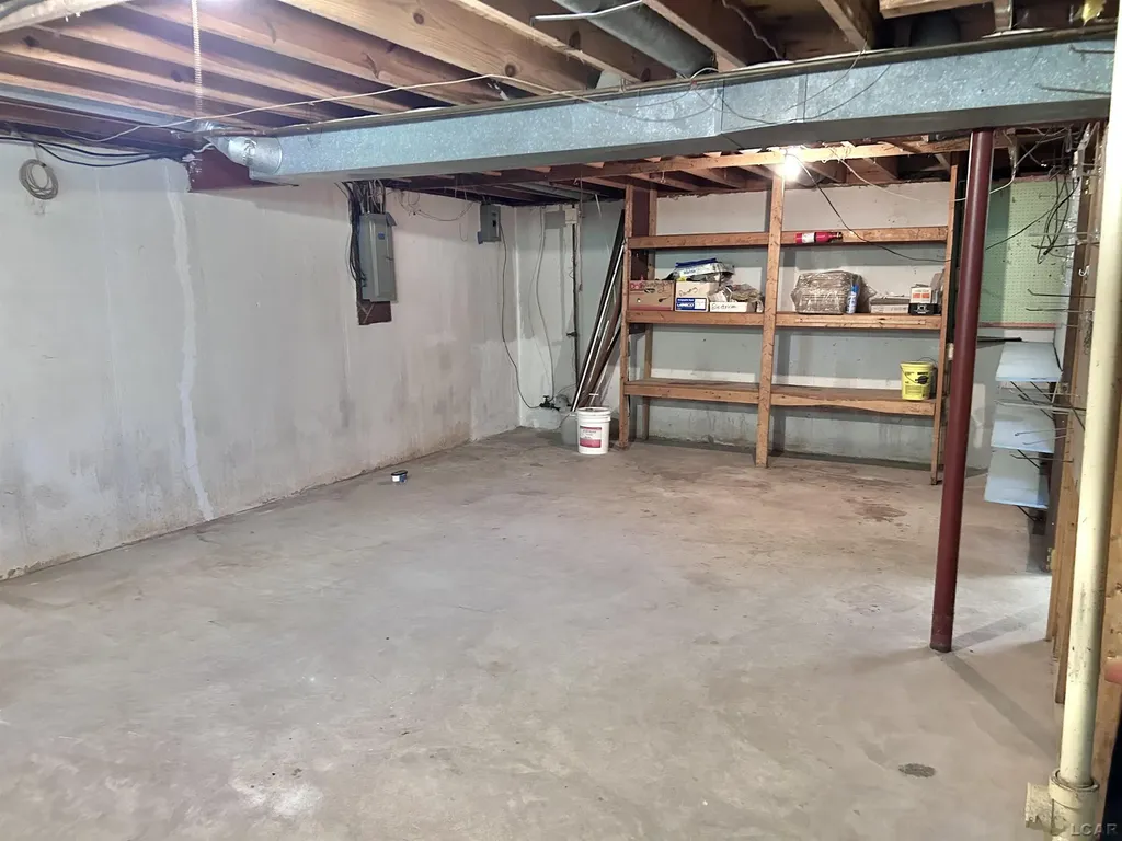 113 Pleasant Knoll Road Adrian City MI 49221