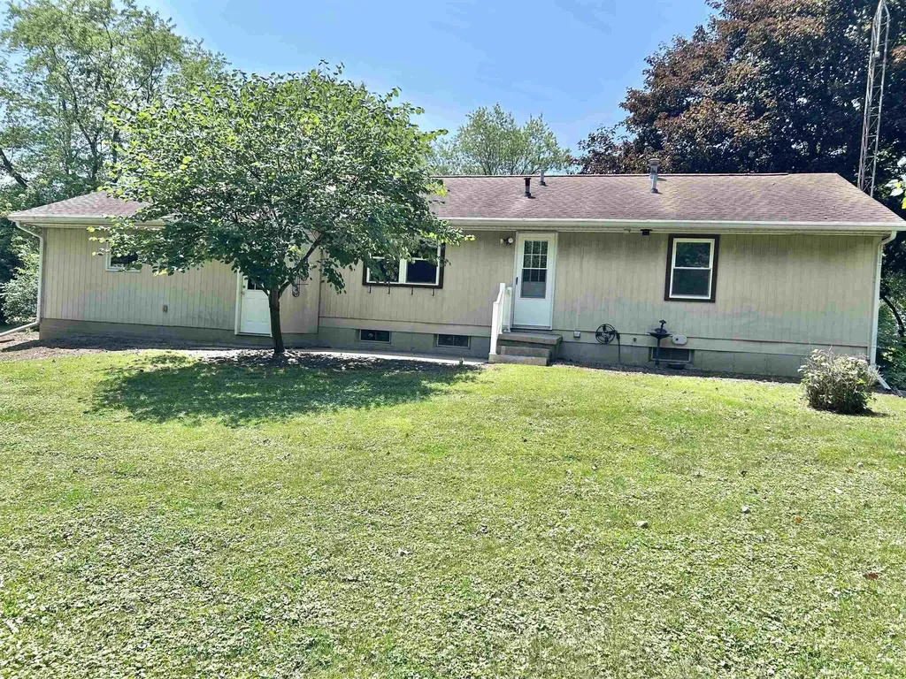 113 Pleasant Knoll Road Adrian City MI 49221