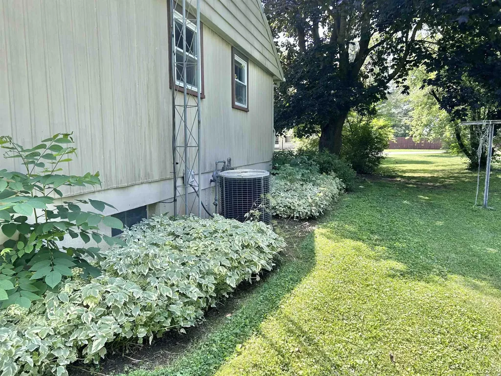 113 Pleasant Knoll Road Adrian City MI 49221