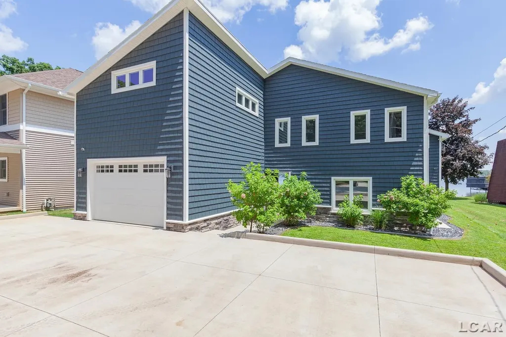 8210 Clarks Cove Woodstock Township MI 49253