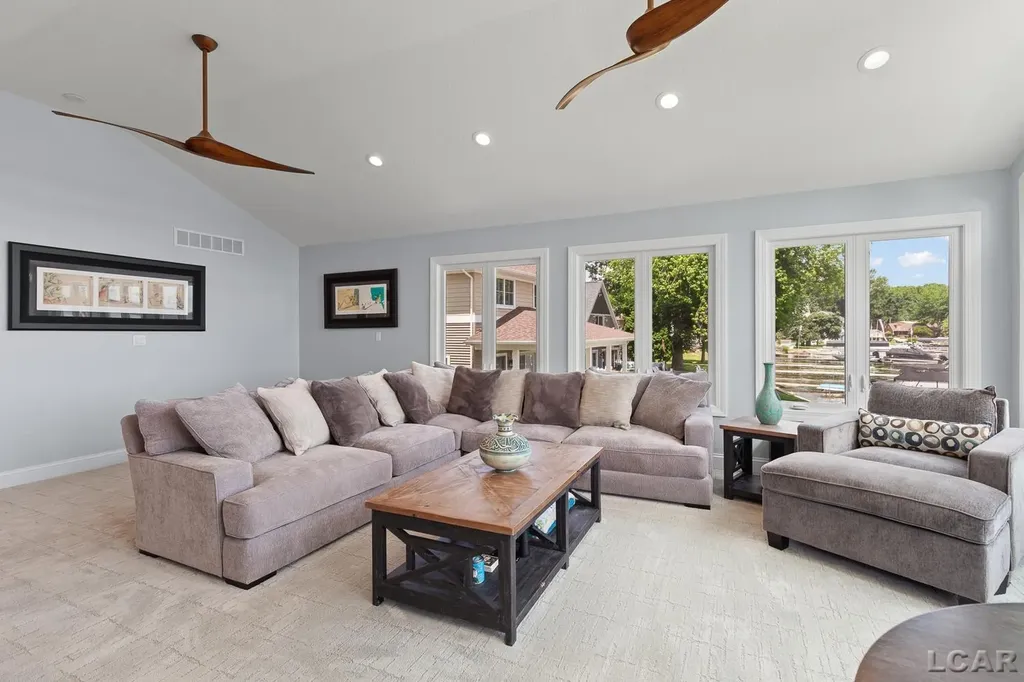 8210 Clarks Cove Woodstock Township MI 49253