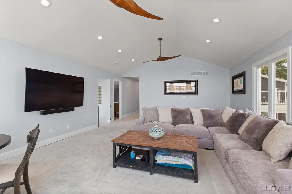 8210 Clarks Cove Woodstock Township MI 49253