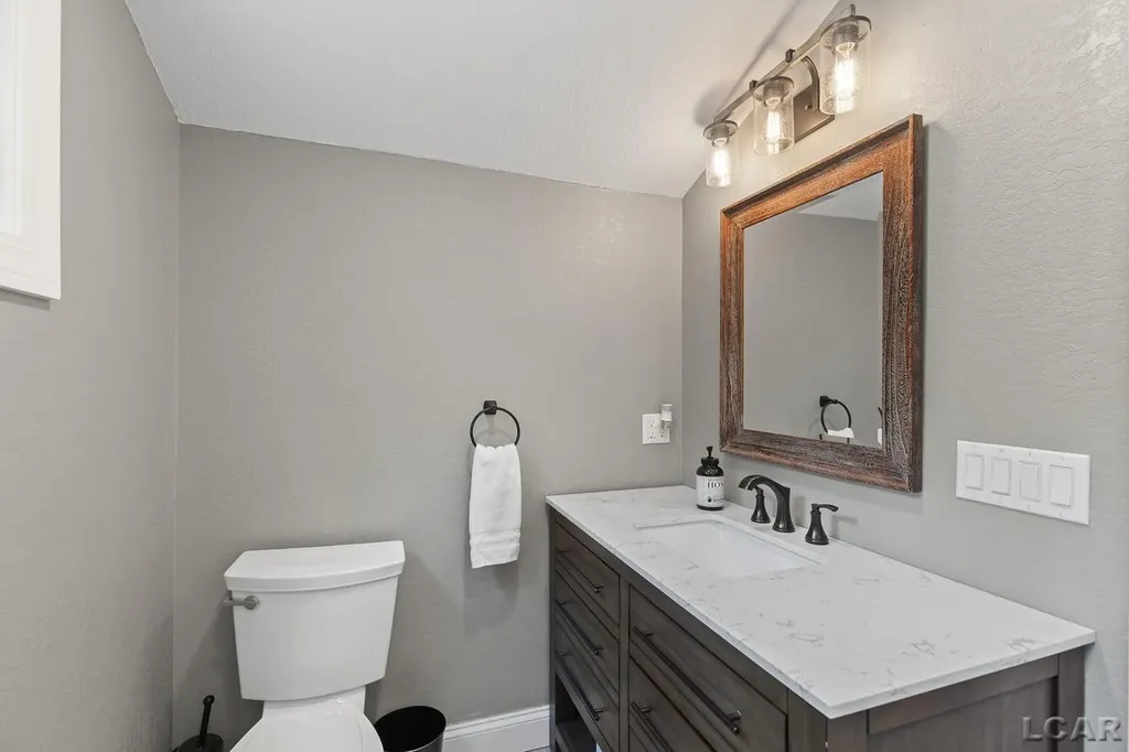8210 Clarks Cove Woodstock Township MI 49253